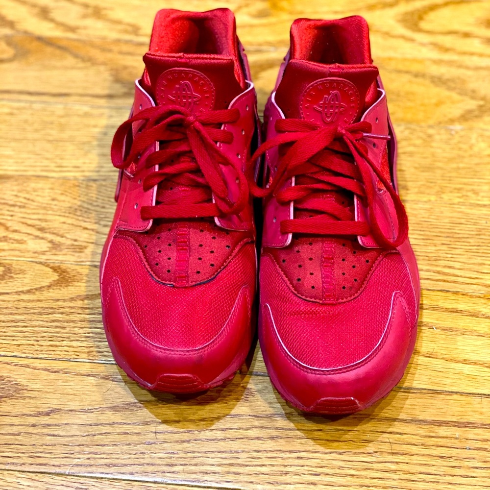 Triple Red Nike Huarache